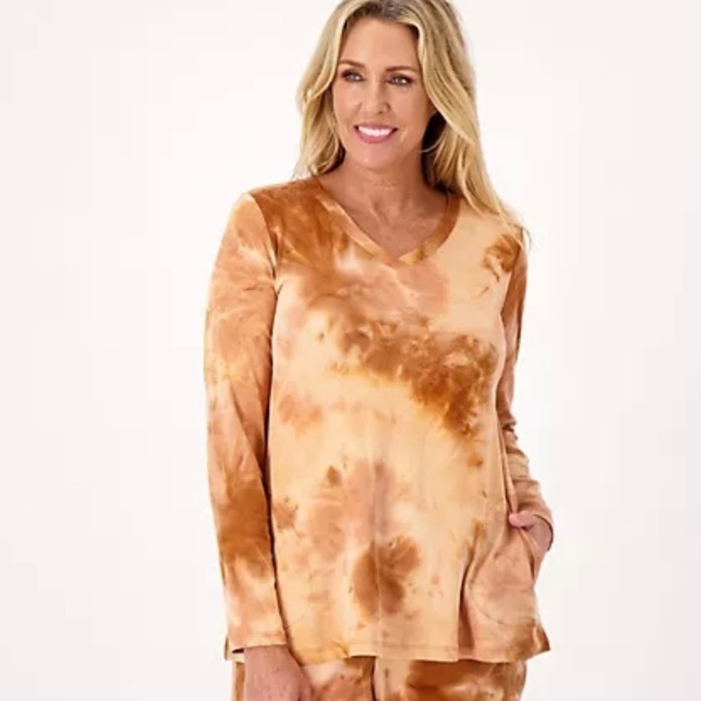LOGO Lounge Brushed Tie Dye V Neck - Picture 1 of 7
